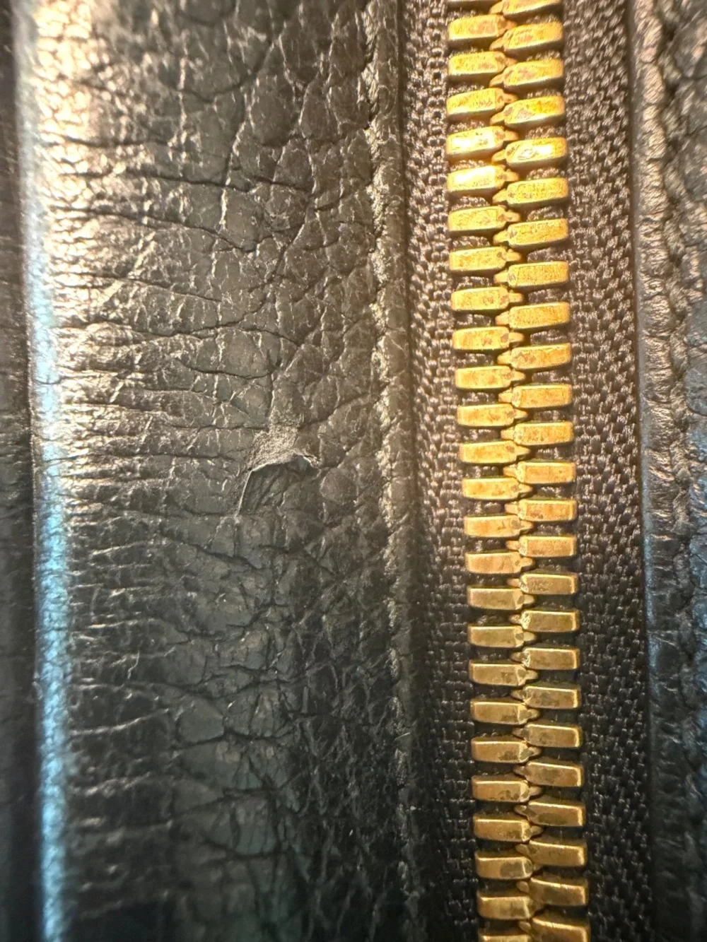 Gucci black pebbled
